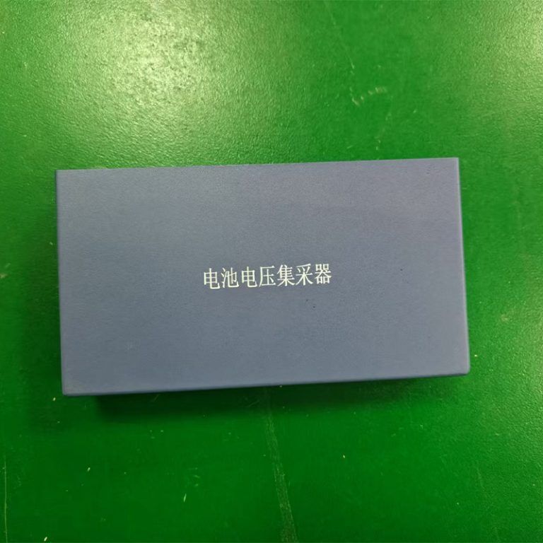 Battery voltage collector