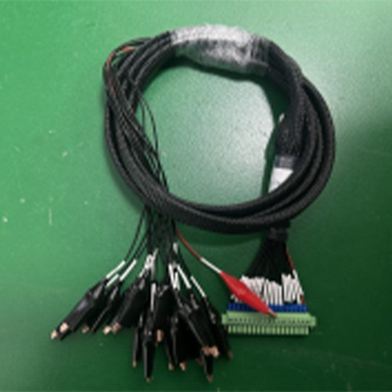 Balanced maintenance harness